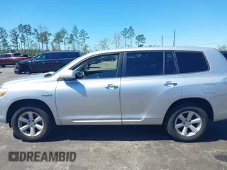 2008 Toyota Highlander Hybrid with VIN JTEEW41A882023721, listed as a IAAI auction lot 41803255 with 183,646 mi miles. Bid and sale history available at carsss.com. Image 14.