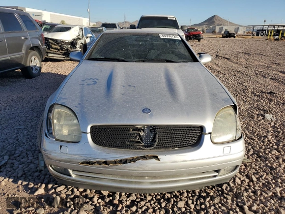 1998 Mercedes-Benz SLK-Class with VIN WDBKK47F5WF073700, listed as a Copart auction lot 66996724 with 131,182 mi miles and Salvage Title. Bid and sale history available at carsss.com. Image 5.