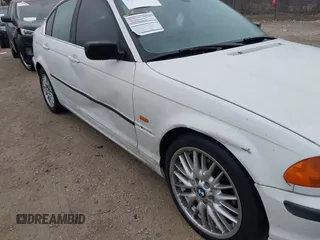 2000 BMW 3 Series 328i with VIN WBAAM5341YFR20178, listed as a IAAI auction lot 41477979 with 151,328 mi miles. Bid and sale history available at carsss.com. Image 6.