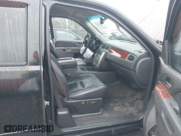 2010 GMC Sierra 1500 with VIN 1GTSCWE01AZ202838, listed as a IAAI auction lot 41516702 with 173,647 mi miles and . Bid and sale history available at DreamBid. Image 5.