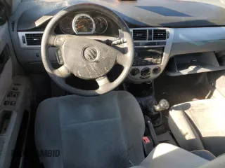 2005 Suzuki Forenza S z VIN KL5JD56Z55K196241, wystawiony jako Copart lot #88494775 z przebiegiem Nie podano mil oraz Nie do naprawy. Historia ofert i sprzedaży dostępna na DreamBid. Obrazek 8.