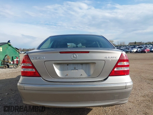 2007 Mercedes-Benz C z VIN WDBRF87H97F851056, wystawiony jako IAAI lot #42084412 z przebiegiem 1 173 665 mil mil oraz . Historia ofert i sprzedaży dostępna na DreamBid. Obrazek 16.