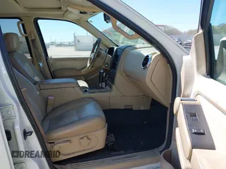2007 Ford Explorer Sport Trac Limited z VIN 1FMEU33887UA07578, wystawiony jako IAAI lot #41777150 z przebiegiem 221 223 mil mil oraz . Historia ofert i sprzedaży dostępna na DreamBid. Obrazek 5.