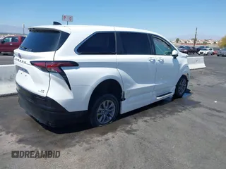2022 Toyota Sienna LE с VIN 5TDKSKFC3NS070984, выставлен на аукционе IAAI как лот 41951686 с пробегом 10 846 миль миль и . История ставок и продаж доступна на DreamBid. Изображение 4.