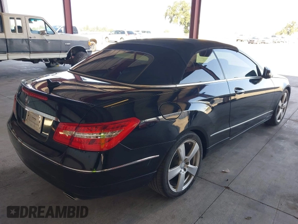 2013 Mercedes-Benz E-Class E 350 with VIN WDDKK5KF6DF198996, listed as a IAAI auction lot 42152169 with 164,470 mi miles. Bid and sale history available at carsss.com. Image 4.
