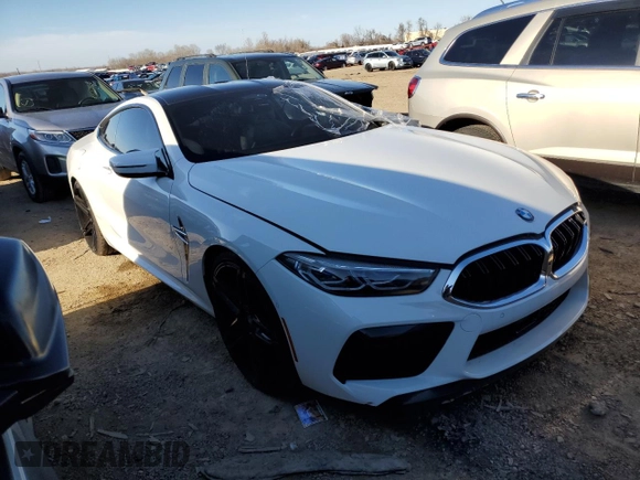 2020 BMW M8 z VIN WBSAE0C08LCD34180, wystawiony jako Copart lot #59950634 z przebiegiem 24 898 mil mil oraz Szkoda całkowita • Salvage title. Historia ofert i sprzedaży dostępna na DreamBid. Obrazek 4.