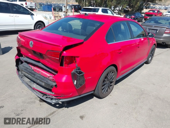 2017 Volkswagen Jetta GLI z VIN 3VW4T7AJ3HM350575, wystawiony jako IAAI lot #42303994 z przebiegiem 168 622 mil mil oraz . Historia ofert i sprzedaży dostępna na DreamBid. Obrazek 4.