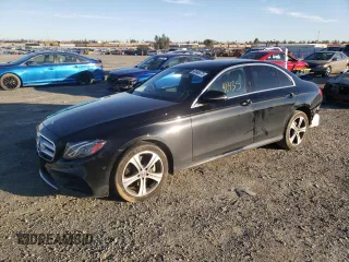 2018 Mercedes-Benz E-Class E 300 with VIN WDDZF4JB9JA320495, listed as a Copart auction lot 40448373 with 48,435 mi miles. Bid and sale history available at carsss.com. Image 1.