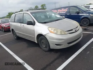 2006 Toyota Sienna CE with VIN 5TDZA23C16S451790, listed as a IAAI auction lot 42110421 with 201,749 mi miles. Bid and sale history available at carsss.com. Image 1.
