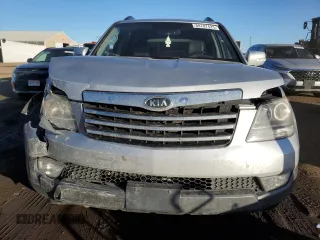 2009 Kia Borrego LX with VIN KNDJH741995032986, listed as a Copart auction lot 88787425 with 121,667 mi miles and Salvage Title. Bid and sale history available at carsss.com. Image 5.