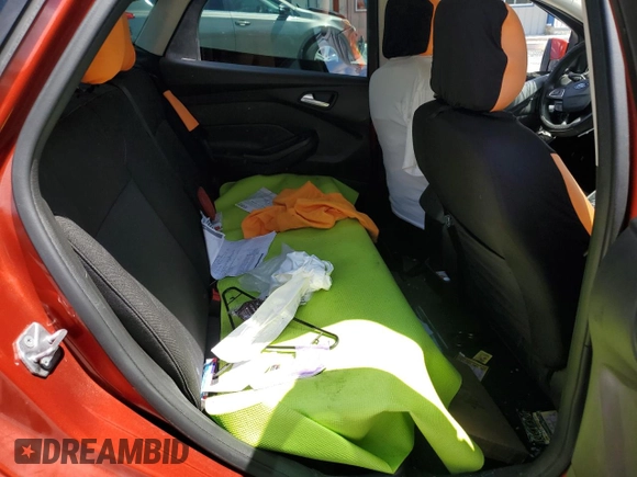 2018 Ford Focus SE with VIN 1FADP3FEXJL269131, listed as a Copart auction lot 55894765 with 33,752 mi miles and Salvage title. Bid and sale history available at DreamBid. Image 10.