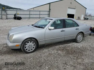 1996 Mercedes-Benz E Class with VIN WDBJF20F9TJ003169, listed as a Copart auction lot 45449525 with 171,754 mi miles and Salvage Title. Bid and sale history available at carsss.com. Image 1.
