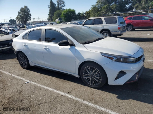 2022 Kia Forte GT-Line with VIN 3KPF54AD4NE483771, listed as a Copart auction lot 61010214 with 35,446 mi miles and Salvage Title. Bid and sale history available at carsss.com. Image 4.