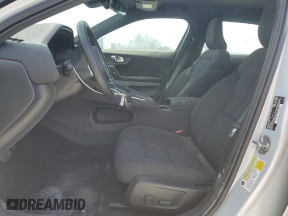 2023 Polestar 2 z VIN YSMED3KA1PL144560, wystawiony jako Copart lot #49310725 z przebiegiem 34 504 mil mil oraz Czysty tytuł • Clean title. Historia ofert i sprzedaży dostępna na DreamBid. Obrazek 7.