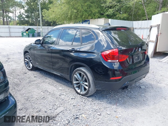 2013 BMW X1 28i z VIN WBAVM1C55DVW46454, wystawiony jako IAAI lot #41985498 z przebiegiem 176 435 mil mil oraz . Historia ofert i sprzedaży dostępna na DreamBid. Obrazek 3.