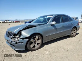 2004 Mercedes-Benz E 500 z VIN WDBUF70JX4A439593, wystawiony jako Copart lot #57712095 z przebiegiem Nie podano mil oraz Szkoda całkowita • Salvage title. Historia ofert i sprzedaży dostępna na DreamBid. Obrazek 1.