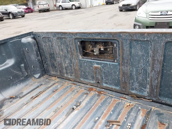 2006 Chevrolet Colorado 1LT with VIN 1GCDT146168187174, listed as a IAAI auction lot 42594654 with 208,604 mi miles and . Bid and sale history available at DreamBid. Image 13.