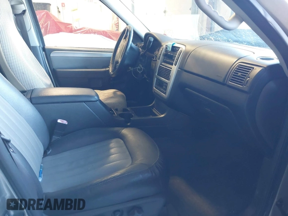 2005 Mercury Mountaineer z VIN 4M2ZU86E85ZJ14273, wystawiony jako IAAI lot #41296699 z przebiegiem 109 719 mil mil oraz . Historia ofert i sprzedaży dostępna na DreamBid. Obrazek 5.