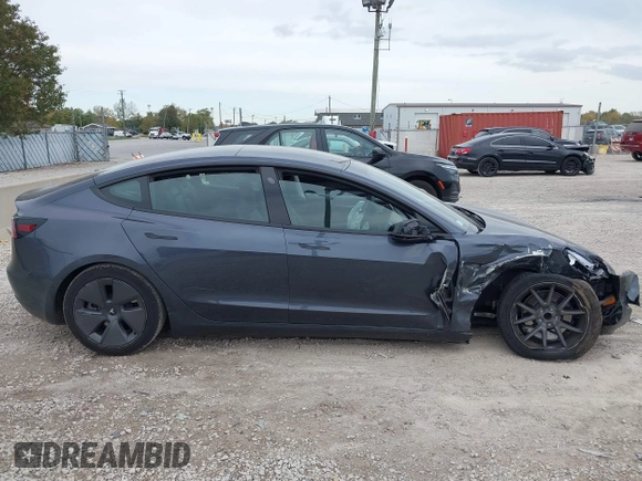 2023 Tesla Model 3 z VIN 5YJ3E1EA3PF699724, wystawiony jako IAAI lot #40654814 z przebiegiem Nie podano mil oraz . Historia ofert i sprzedaży dostępna na DreamBid. Obrazek 12.