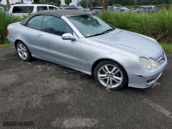2007 Mercedes-Benz CLK-Class 3.5L with VIN WDBTK56G87F220761, listed as a Copart auction lot 74673524 with 145,402 mi miles and Salvage Title. Bid and sale history available at carsss.com. Image 4.