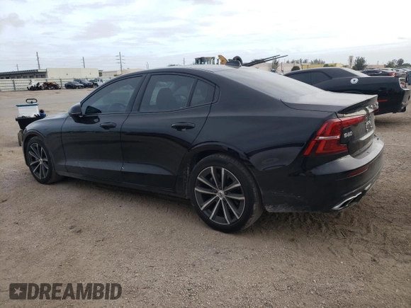 2022 Volvo S60 Momentum with VIN 7JRL12TZ3NG154279, listed as a Copart auction lot 39225984 with 31,408 mi miles. Bid and sale history available at carsss.com. Image 2.