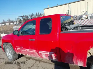 2010 Chevrolet Silverado 1500 LT with VIN 1GCSCSE06AZ137817, listed as a IAAI auction lot 41472286 with 292,814 mi miles and . Bid and sale history available at DreamBid. Image 14.