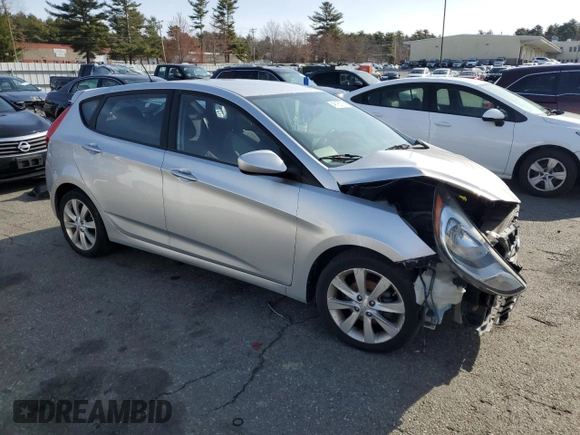 2012 Hyundai Accent SE z VIN KMHCU5AE2CU010532, wystawiony jako Copart lot #49165705 z przebiegiem Nie podano mil oraz Szkoda całkowita • Salvage title. Historia ofert i sprzedaży dostępna na DreamBid. Obrazek 4.