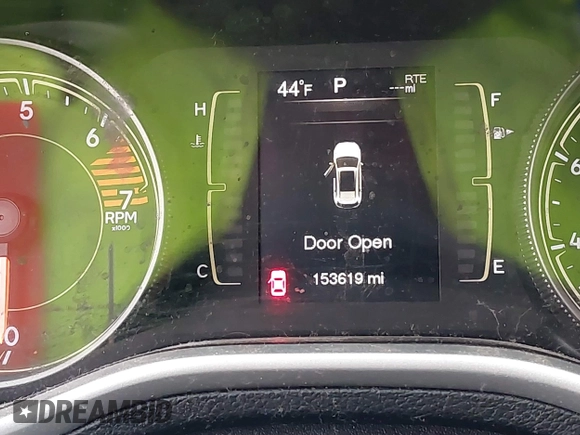 2018 Jeep Cherokee Latitude Plus with VIN 1C4PJLLBXJD514085, listed as a IAAI auction lot 40934899 with 153,619 mi miles. Bid and sale history available at carsss.com. Image 15.