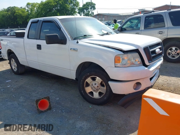 2007 Ford F-150 STX z VIN 1FTRX12W37NA09847, wystawiony jako IAAI lot #42562831 z przebiegiem 170 785 mil mil oraz . Historia ofert i sprzedaży dostępna na DreamBid. Obrazek 1.