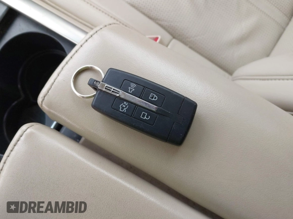 2010 Lincoln MKS с VIN 1LNHL9DR0AG607074, выставлен на аукционе IAAI как лот 41900627 с пробегом 118 882 миль миль и . История ставок и продаж доступна на DreamBid. Изображение 11.