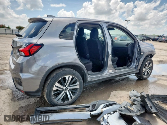 2021 Mitsubishi Outlander ES with VIN JA4APUAUXMU035131, listed as a Copart auction lot 64799845 with Not provided miles and Clean title. Bid and sale history available at DreamBid. Image 3.