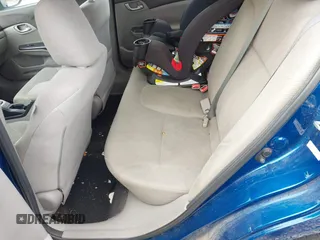 2012 Honda Civic LX z VIN 19XFB2F57CE053373, wystawiony jako IAAI lot #41836863 z przebiegiem 123 339 mil mil oraz . Historia ofert i sprzedaży dostępna na DreamBid. Obrazek 5.