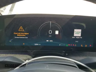 2024 Lucid Air Touring z VIN 50EA1TEA0RA002936, wystawiony jako Copart lot #50941055 z przebiegiem 8934 mil mil oraz Szkody całkowita. Historia ofert i sprzedaży dostępna na DreamBid. Obrazek 9.