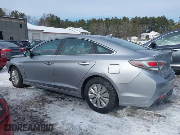 2016 Hyundai Sonata SE with VIN KMHE24L11GA036436, listed as a IAAI auction lot 41463969 with Not Provided miles and . Bid and sale history available at carsss.com. Image 13.
