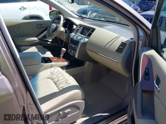 2009 Nissan Murano S with VIN JN8AZ18W19W125600, listed as a IAAI auction lot 42055358 with 66,165 mi miles and . Bid and sale history available at carsss.com. Image 5.