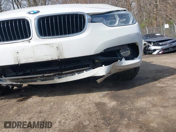 2018 BMW 3 Series 320i xDrive with VIN WBA8E5G53JNV03347, listed as a IAAI auction lot 41908985 with 122,111 mi miles. Bid and sale history available at carsss.com. Image 6.