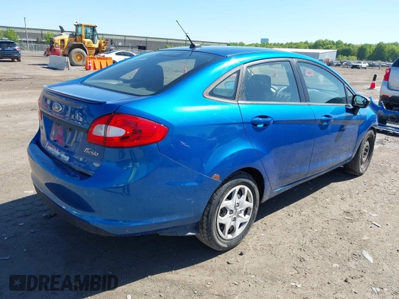 2011 Ford Fiesta SE z VIN 3FADP4BJXBM175601, wystawiony jako IAAI lot #42282031 z przebiegiem 157 658 mil mil oraz . Historia ofert i sprzedaży dostępna na DreamBid. Obrazek 4.