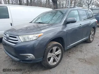 2013 Toyota Highlander Limited with VIN 5TDYK3EH5DS142408, listed as a IAAI auction lot 41713419 with 193,278 mi miles. Bid and sale history available at carsss.com. Image 2.