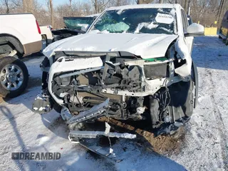 2016 Toyota Tacoma SR with VIN 3TMCZ5AN1GM033770, listed as a IAAI auction lot 41418290 with 122,000 mi miles. Bid and sale history available at carsss.com. Image 6.