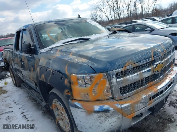 2012 Chevrolet Silverado 1500 LT with VIN 1GCRCSE01CZ261107, listed as a IAAI auction lot 41499324 with 172,799 mi miles. Bid and sale history available at carsss.com. Image 1.