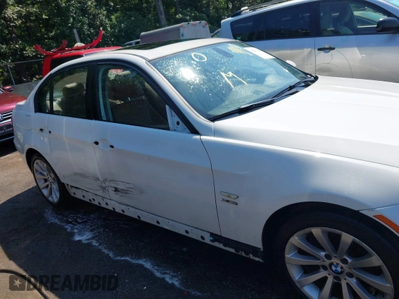 2011 BMW 3 Series 328i xDrive with VIN WBAPK5C54BA662199, listed as a IAAI auction lot 42651146 with 190,396 mi miles and . Bid and sale history available at DreamBid. Image 6.