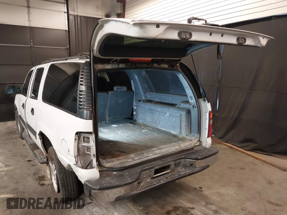 2002 Chevrolet Suburban LT with VIN 3GNFK16Z32G332066, listed as a IAAI auction lot 41694175 with 326,044 mi miles. Bid and sale history available at carsss.com. Image 3.