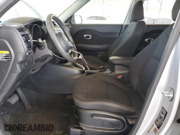 2019 Kia Soul z VIN KNDJN2A28K7002798, wystawiony jako Copart lot #49731045 z przebiegiem 71 223 mil mil oraz Szkoda całkowita • Salvage title. Historia ofert i sprzedaży dostępna na DreamBid. Obrazek 7.