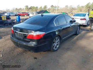 2009 Hyundai Genesis with VIN KMHGC46F39U040132, listed as a IAAI auction lot 42018114 with 111,625 mi miles. Bid and sale history available at carsss.com. Image 4.
