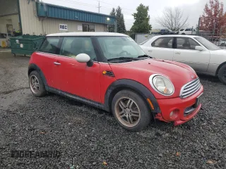 2011 MINI Hardtop z VIN WMWSU3C52BT099618, wystawiony jako Copart lot #78232484 z przebiegiem 98 302 mil mil oraz Czysty tytuł • Clean title. Historia ofert i sprzedaży dostępna na DreamBid. Obrazek 4.