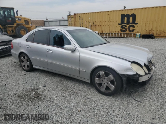 2006 Mercedes-Benz E 500 z VIN WDBUF70J76A883405, wystawiony jako Copart lot #58378925 z przebiegiem 117 433 mil mil oraz Szkoda całkowita • Salvage title. Historia ofert i sprzedaży dostępna na DreamBid. Obrazek 4.