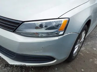 2011 Volkswagen Jetta SE with VIN 3VWDZ7AJ4BM387236, listed as a IAAI auction lot 41875995 with 202,028 mi miles and . Bid and sale history available at DreamBid. Image 12.