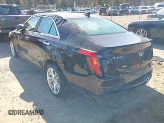 2020 Cadillac CT4 Luxury z VIN 1G6DK5RK2L0150681, wystawiony jako IAAI lot #42033915 z przebiegiem 38 960 mil mil oraz . Historia ofert i sprzedaży dostępna na DreamBid. Obrazek 3.