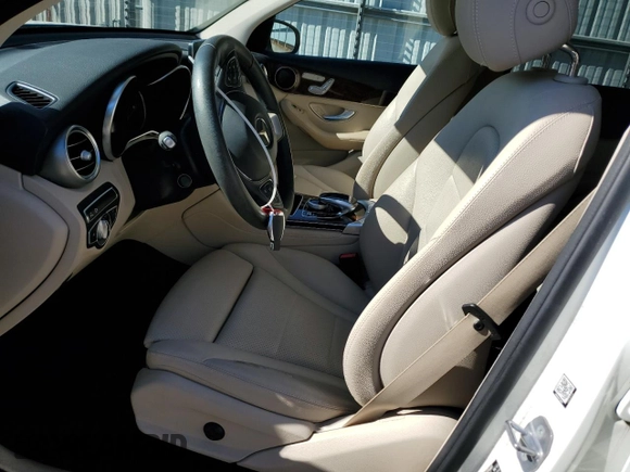2018 Mercedes-Benz GLC 300 with VIN WDC0G4JB4JV038963, listed as a Copart auction lot 59706815 with 31,404 mi miles and Non repairable. Bid and sale history available at DreamBid. Image 7.