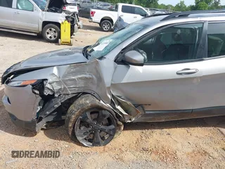 2016 Jeep Cherokee Latitude с VIN 1C4PJMCB4GW182213, выставлен на аукционе IAAI как лот 42209968 с пробегом 108 539 миль миль и . История ставок и продаж доступна на DreamBid. Изображение 6.